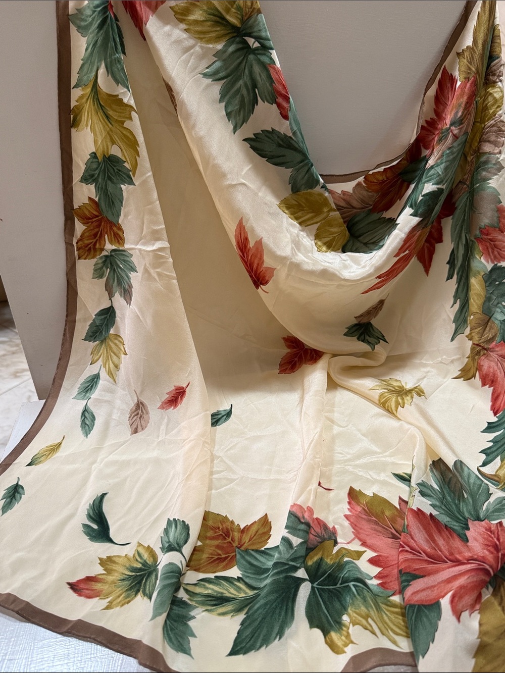 Smithsonian 1990 Silk-Cream Floral Autumn Leaf Scarf Brown Border New never used